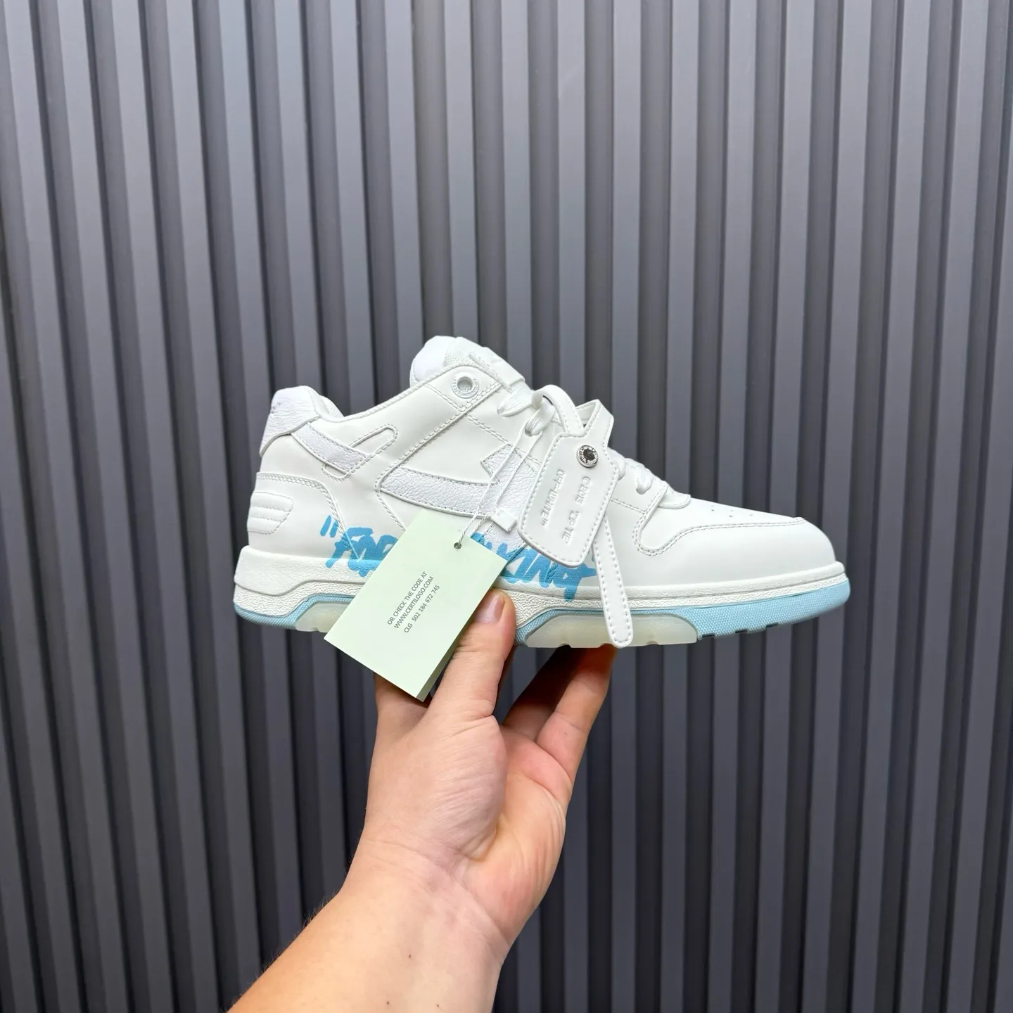 【off- white】P: 620💰Couple model👫, Size: 35-44 (Customized for men 38.45.46) High-quality version👊 "Out of office" series original molding, original lasting, production process 1:1 Original ➰OFF GRAY WHITE OW ➰ First-layer cowhide Imported skin-friendly and environmentally friendly polyester mesh Original molding high elastic and environmentally friendly molding pad Made with the original lasting process. The original molded rubber outsole (never yellows and deforms) has a super correct shape, bright color and strong three-dimensional effect👍. Packaging💯Full set of packaging synchronized with the official website (branded paper, certificate of quality, branded cloth bag)